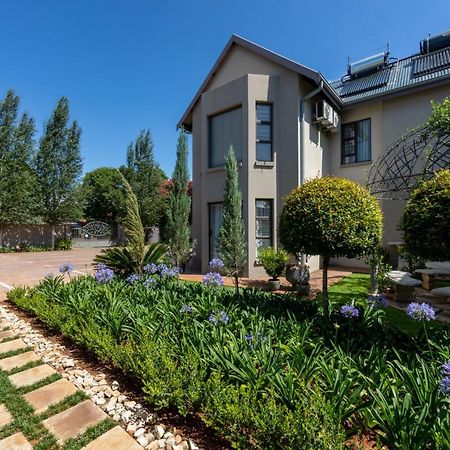 Adato Guesthouse Почефструм Екстер'єр фото