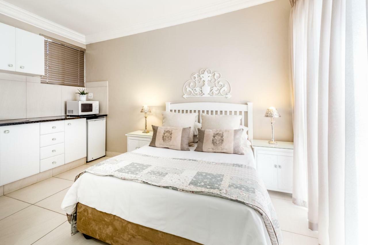 Adato Guesthouse Почефструм Екстер'єр фото